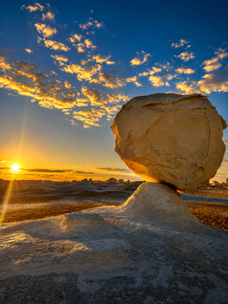 White Desert Tour from Cairo: Complete Guide + Best Tours & Prices